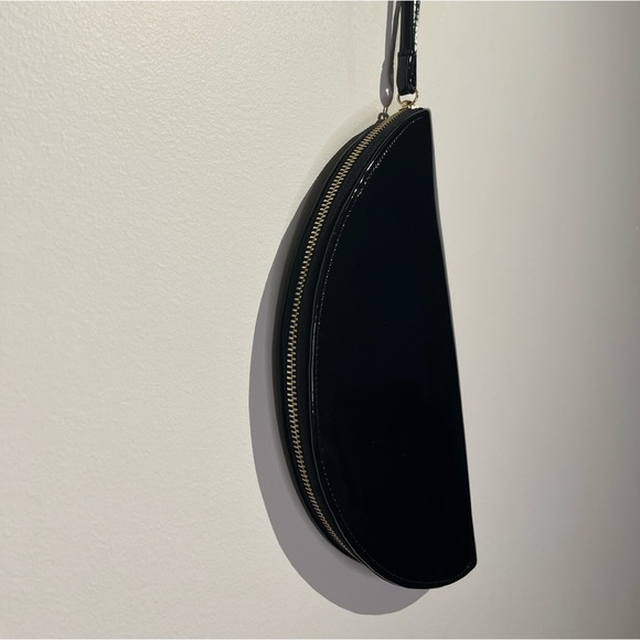 black shinny handbag - Picture 2 of 3